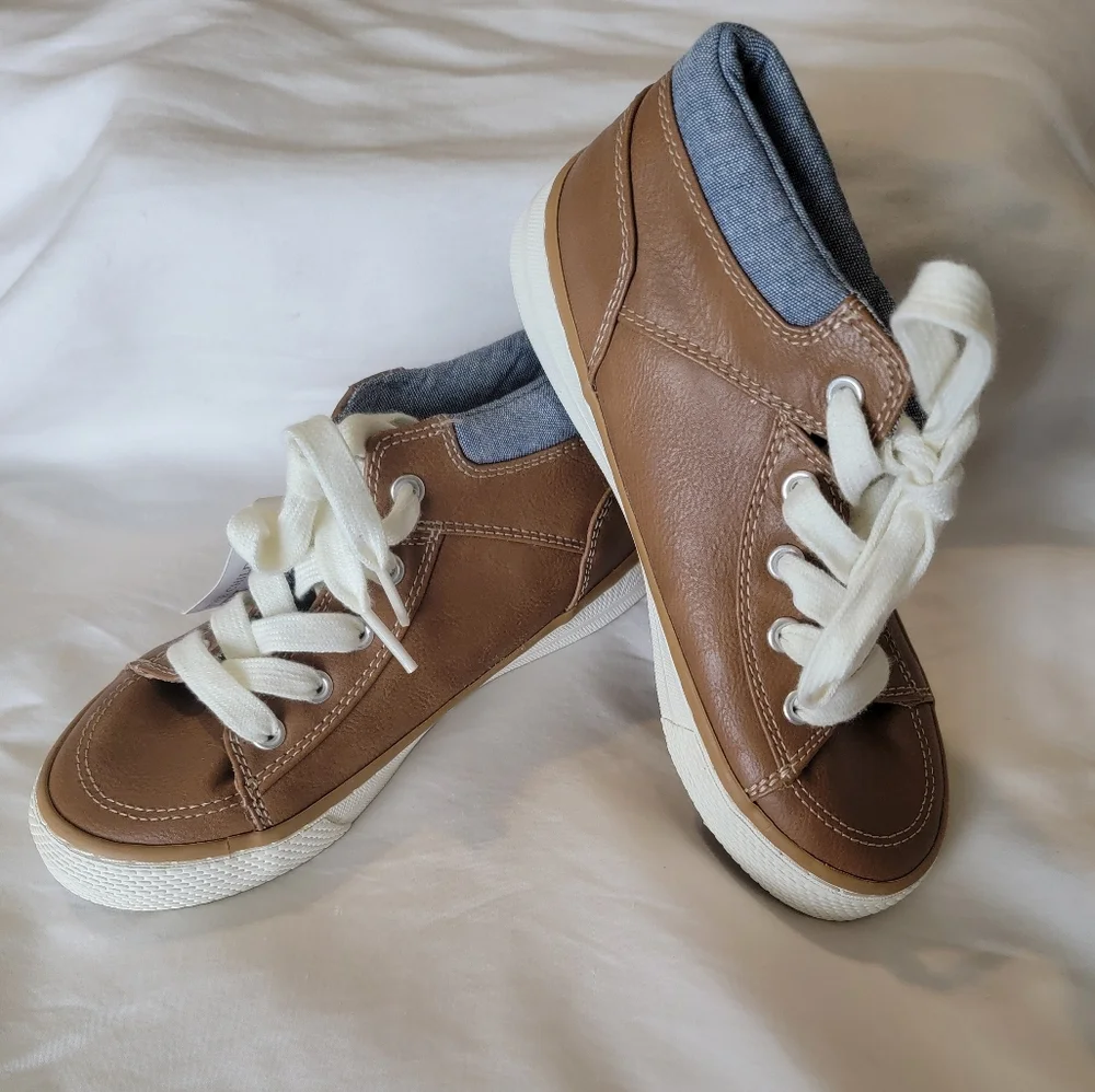 NWT The Children's place boys colorblock hi top sneakers, youth 13, tan